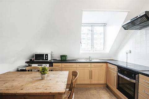 1 bedroom flat to rent, Upper Richmond Road, London