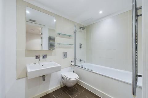 1 bedroom flat for sale, Eastfields Avenue, London SW18