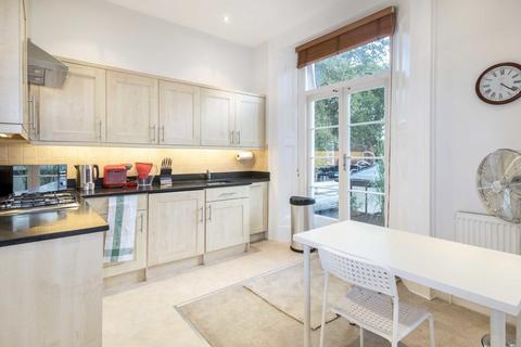 1 bedroom flat to rent, Chiswick High Road, London W4