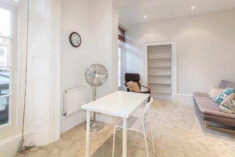 1 bedroom flat to rent, Chiswick High Road, London W4