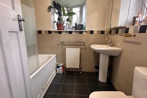 undefined, Staines Road, Feltham, TW14