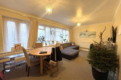 2 bedroom flat for sale, Regents Court, Edgware HA8