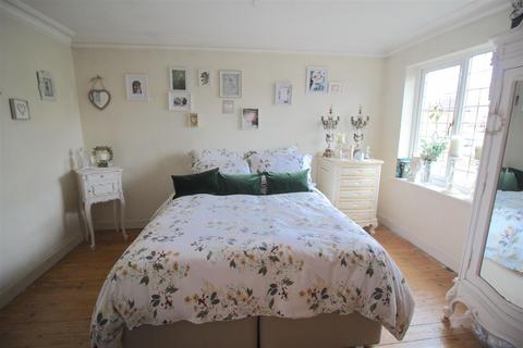 3 bedroom semi-detached house for sale, Barn Meadow, Birmingham B25