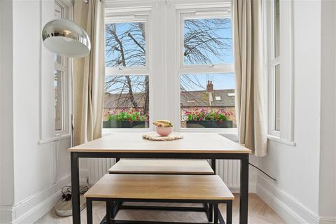 2 bedroom apartment for sale, Half Acre Road, Hanwell
