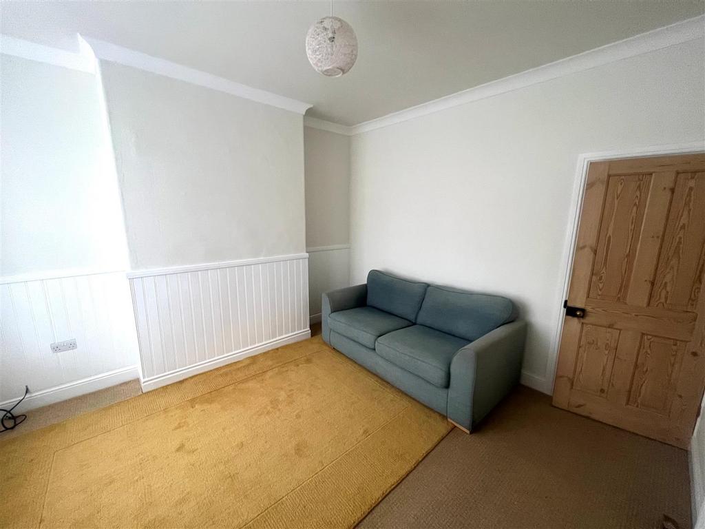 Lviing room again 11.jpg
