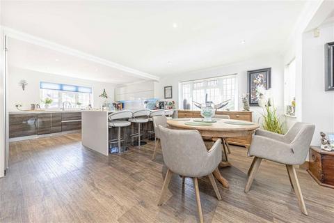 undefined, Kingswood Creek, Wraysbury Staines TW19