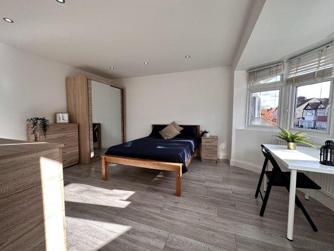 Fleetwood-road-nw10-1nn-1039801