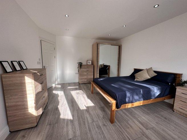 Fleetwood-road-nw10-1nn-1039805