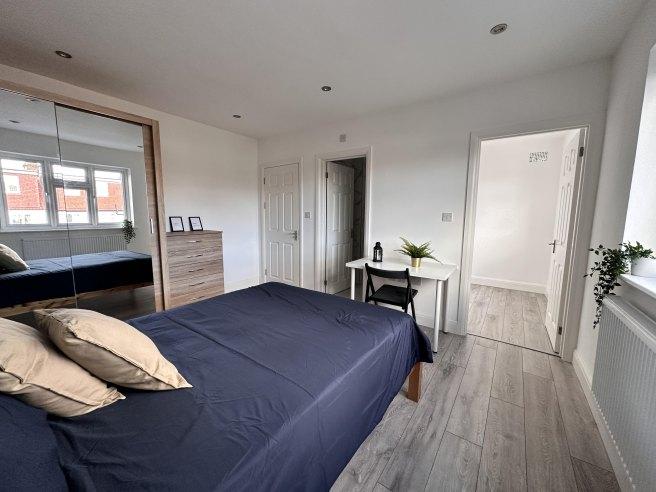 Fleetwood-road-nw10-1nn-1039806