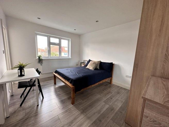 Fleetwood-road-nw10-1nn-1039807