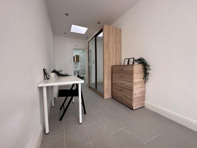 Fleetwood-road-nw10-1nn-1039825