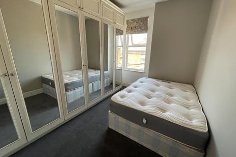1 bedroom flat to rent, High Road