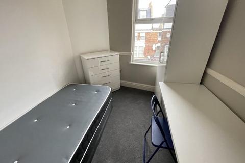 1 bedroom flat to rent, High Road
