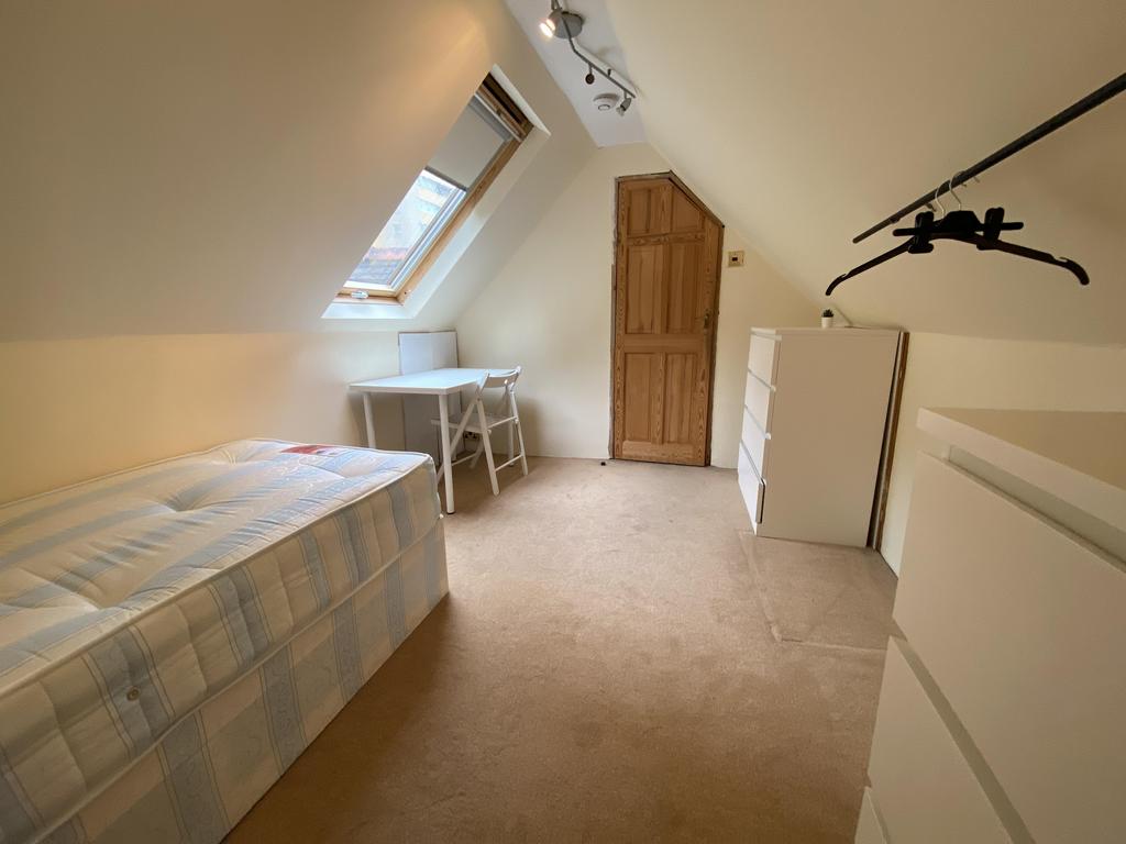 Barlow-road-w3-9lj-1039905