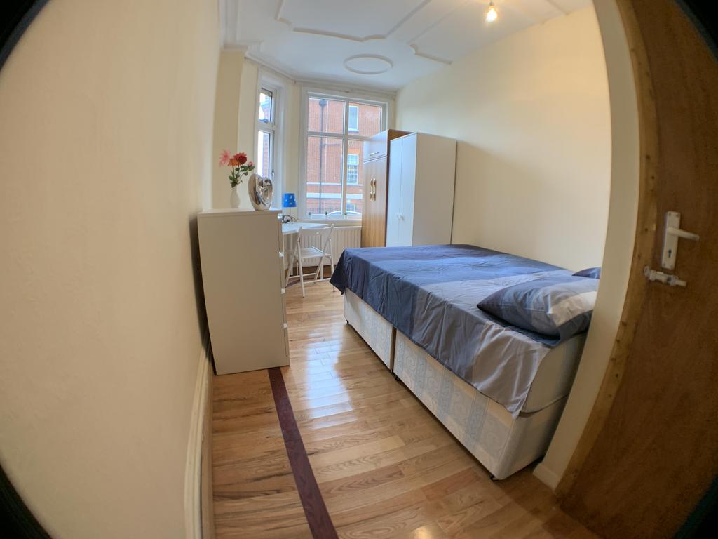 Barlow-road-w3-9lj-1039941