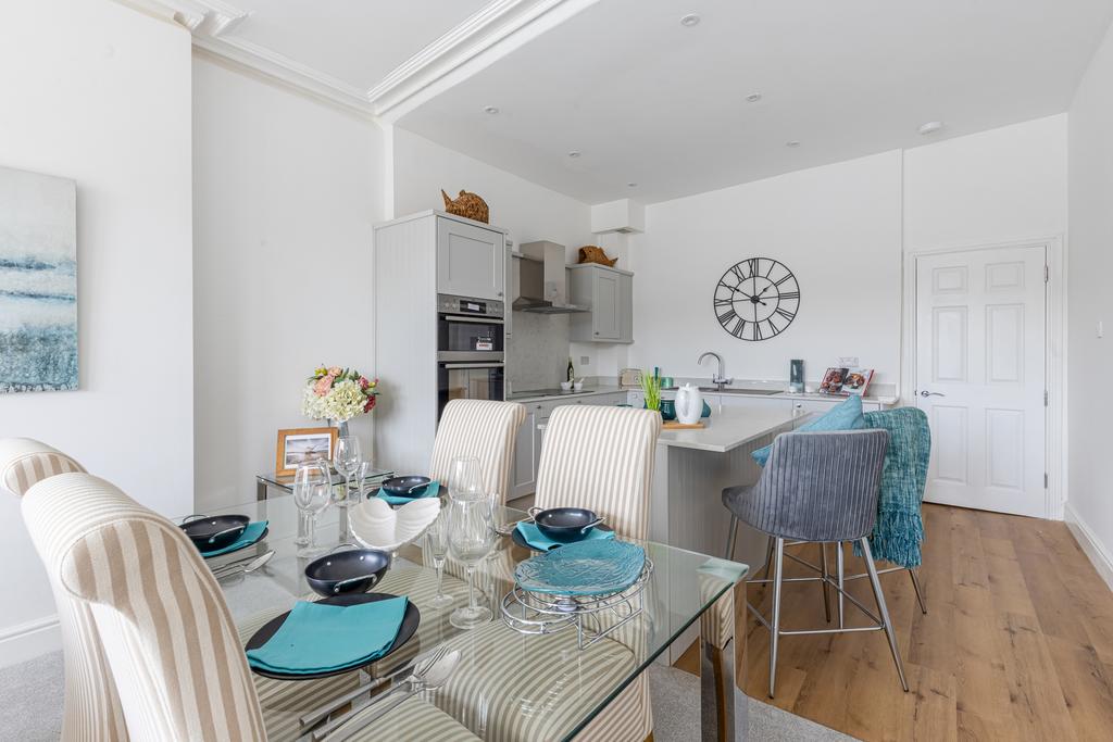 A03 - Flat 1a Church Close 10 The Quay Dartmouth -