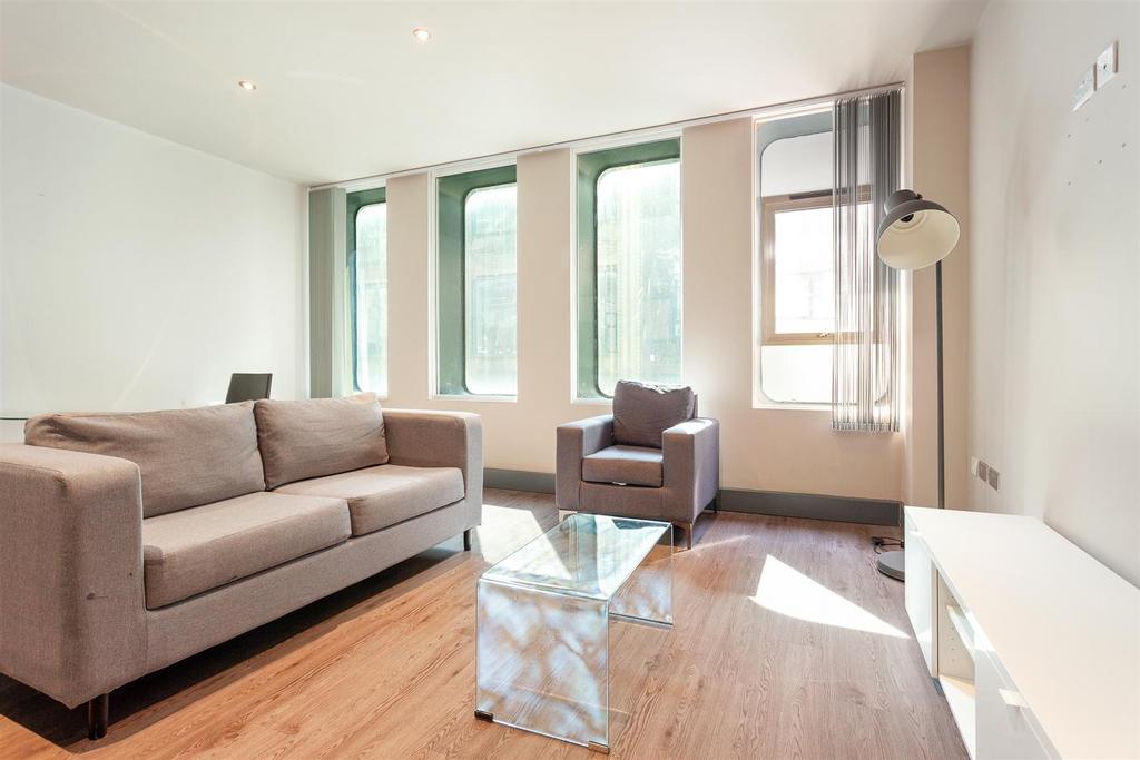 Living area pic 3