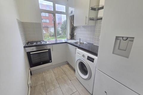 2 bedroom flat to rent, Brixton Hill Court , Brixton Hill , London. SW2 1QZ