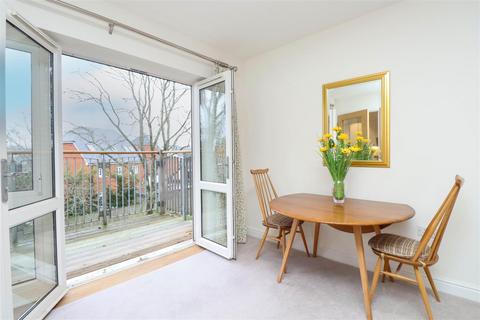 1 bedroom apartment for sale, Redfields Lane, Fleet GU52