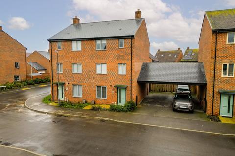 4 bedroom semi-detached house for sale, Kempster Way, Aylesbury HP22