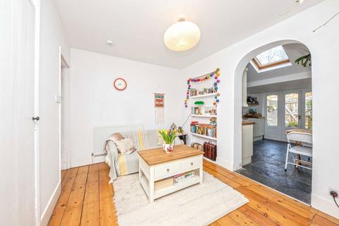 3 bedroom house to rent, Lower Mortlake Road, Richmond TW9