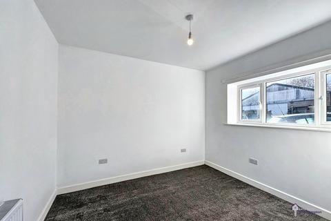 2 bedroom flat to rent, Eling Lane, Totton, SO40