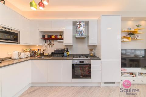 2 bedroom flat for sale, Dartmouth Road, London