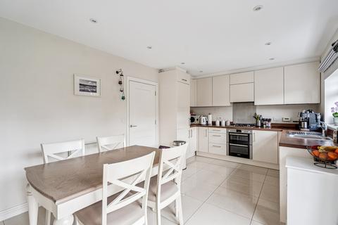 3 bedroom semi-detached house for sale, Imperial Way, Croxley Green, Rickmansworth, WD3
