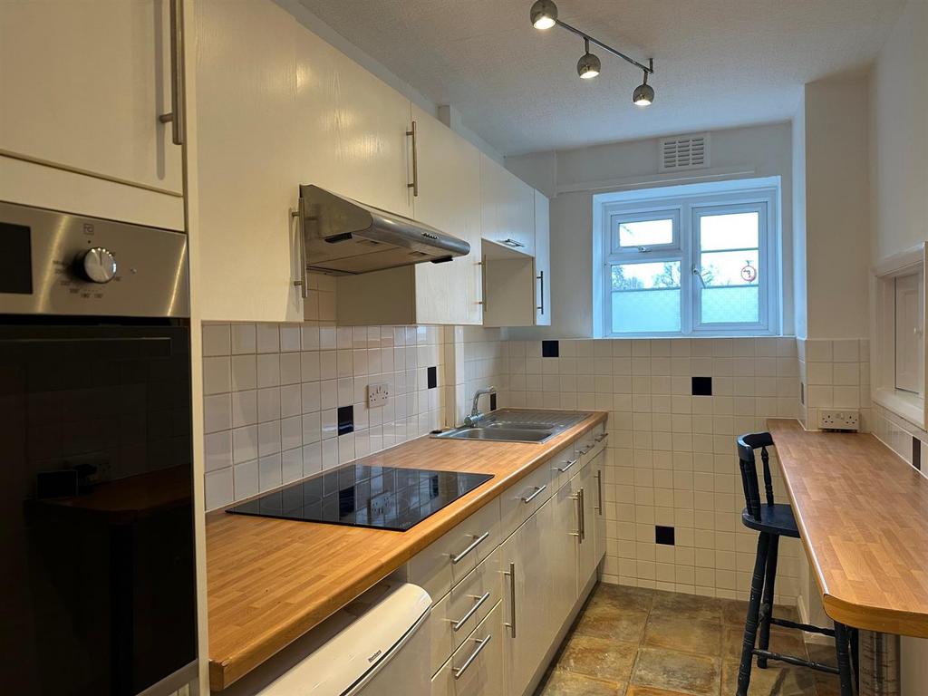 9 Stanford Ct 11.jpg
