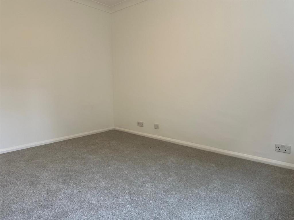 9 Stanford Ct 8.jpg