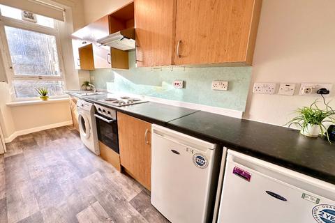 2 bedroom flat to rent, Chancellor Street, Partick, Glasgow, G11