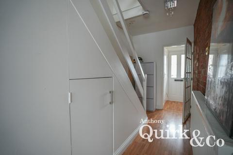 3 bedroom semi-detached house for sale, South Parade, Canvey Island, SS8