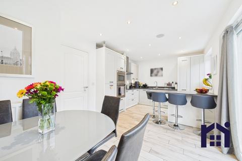 4 bedroom detached house for sale, Bernwood Crescent, Leyland, PR25 5PN