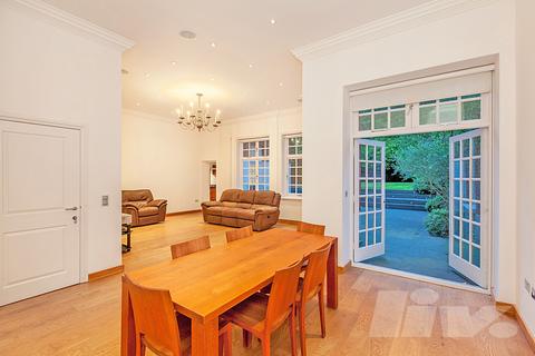 undefined, Bracknell Gardens, London NW3