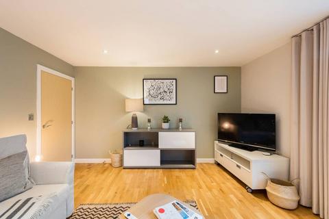 1 bedroom flat for sale, Coleman Fields, London N1