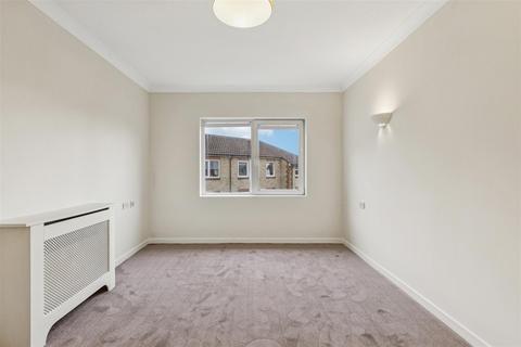 undefined, Fishers Lane, London, W4