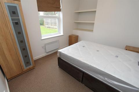 undefined, Ring Road, Moortown
