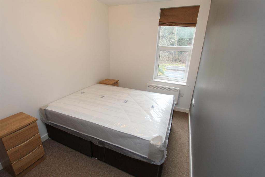 Bedroom 2.JPG