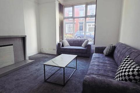 Norwood Place, Hyde Park