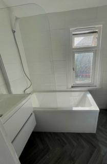 undefined, Goldsmith Road, London, N11