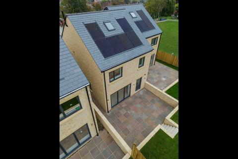 undefined, Henconner Court, Bramley, LS13