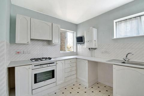 2 bedroom flat for sale, Nightingale Court, Hertford SG14