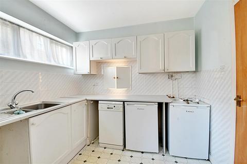 2 bedroom flat for sale, Nightingale Court, Hertford SG14