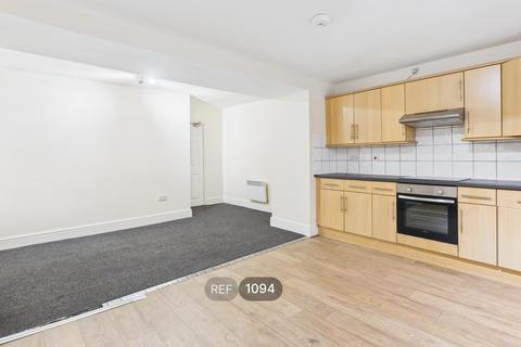 2 bedroom flat to rent, De La Pole Avenue, Hull, HU3 6QT