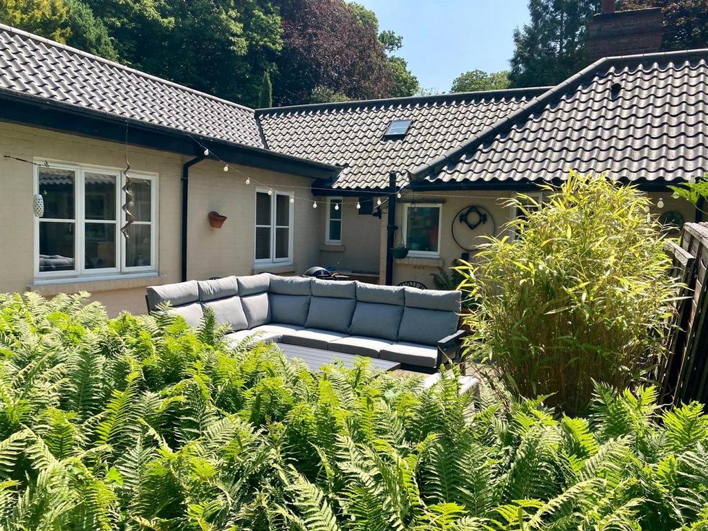 Summer Photo Seating Area