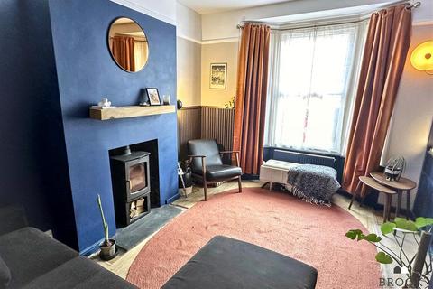 2 bedroom house for sale, Melbourne Road, Eastbourne BN22