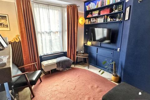 2 bedroom house for sale, Melbourne Road, Eastbourne BN22