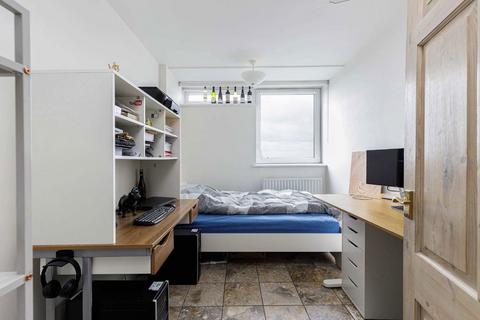 undefined, Hindmarsh Close, London E1