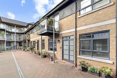 Shanklin Road, Crouch End, N8