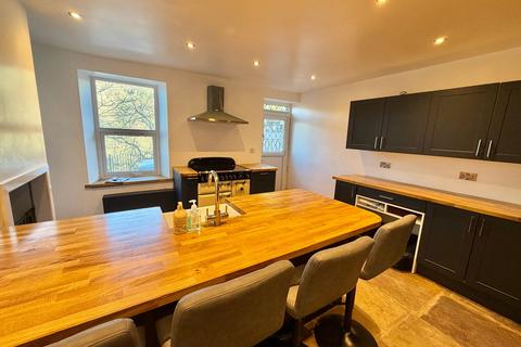 3 bedroom end of terrace house for sale, Denholme Road, Oxenhope, Keighley, BD22